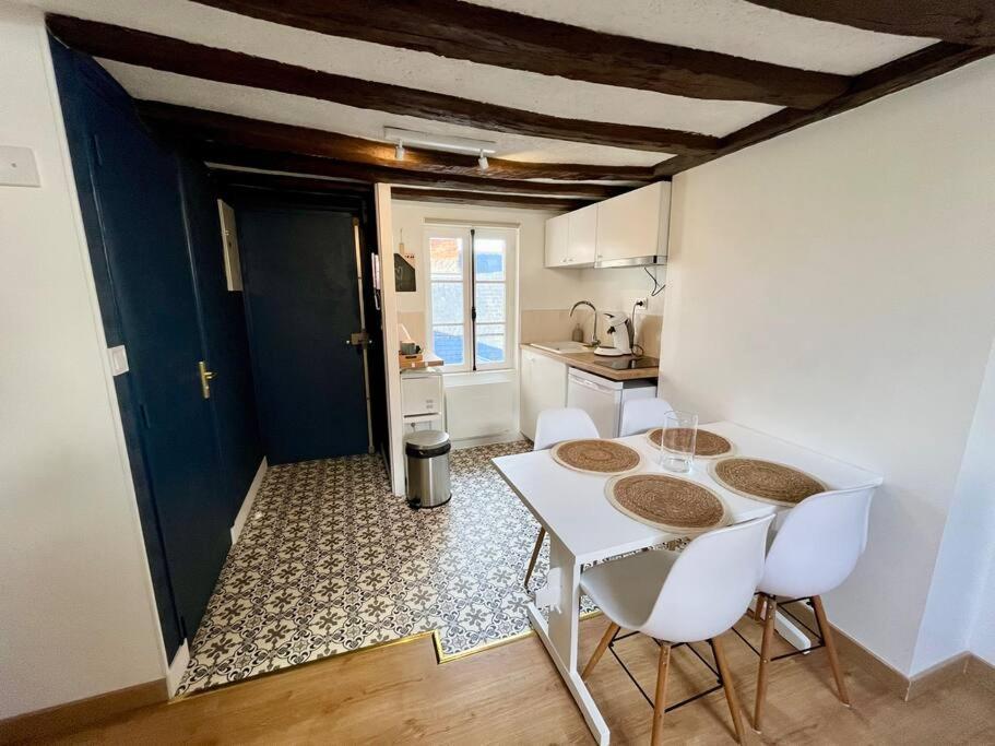 Appartement Cosy Hypercentre Place St Pierre Сомюр Екстериор снимка